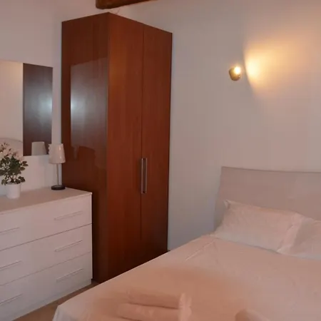 Πανσιόν Frezzeria House *