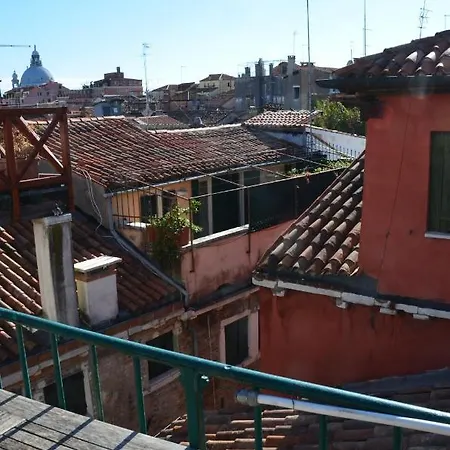 Frezzeria House Πανσιόν