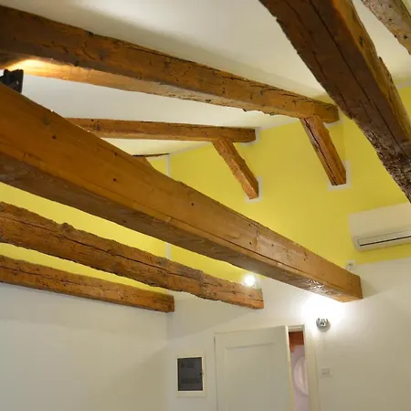 Frezzeria House Πανσιόν